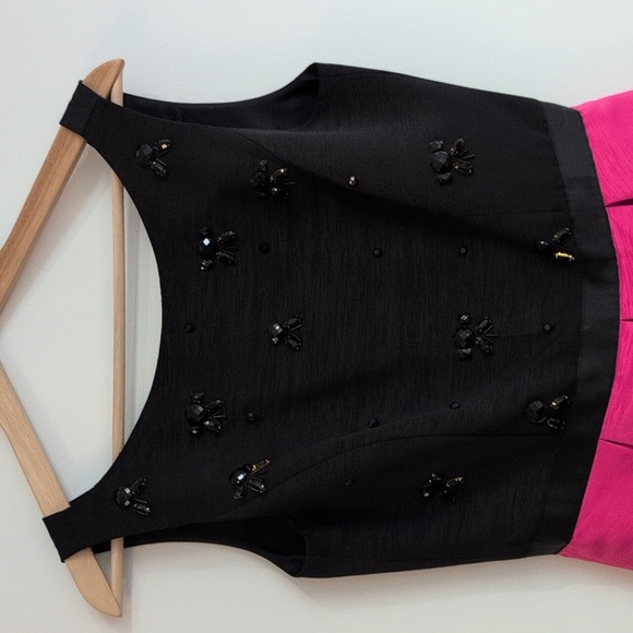 Eliza J Black and Pink Beaded Sheath Dress With Pockets! Size 6 - Picture 6 of 10
